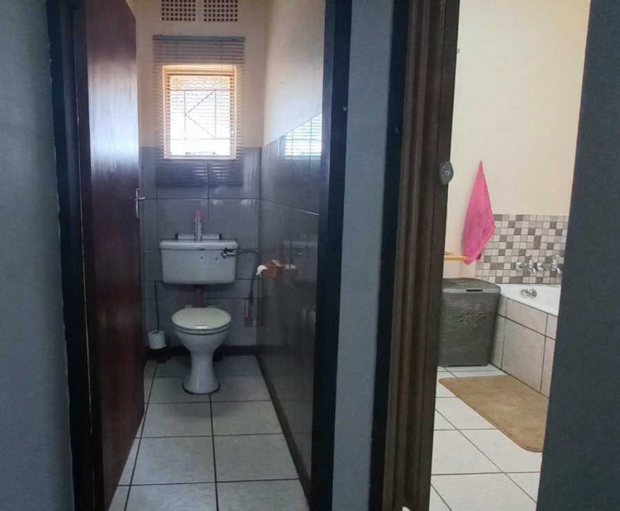 3 Bedroom Property for Sale in Roosheuwel North West